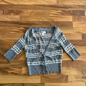 Gray 3/4 sleeve length gray shrug